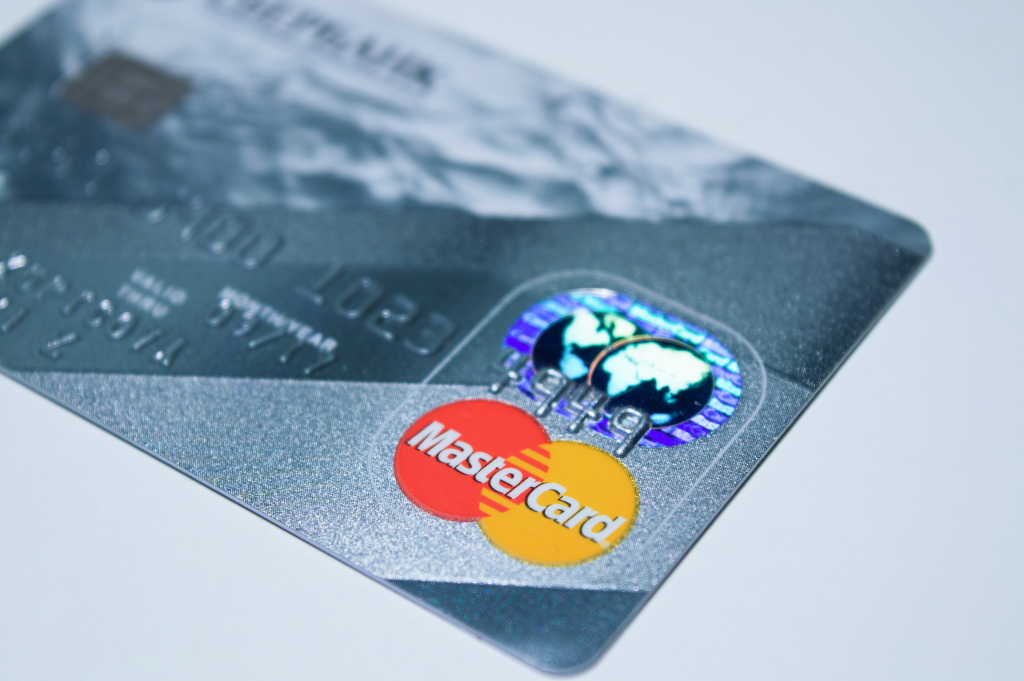 Mastercard je spreman za partnerstvo s globalnom kripto burzom Binance kako bi lansirao kripto platne kartice za potrošače. Mastercard, kao i većina drugih korporacija koje pružaju usluge plaćanja, pokazuje sve veći interes za kripto imovinu.