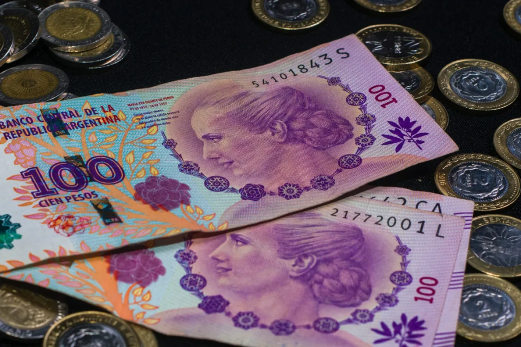 Godišnja stopa inflacije u Argentini premašila je 100% u veljači, označavajući 30-godišnji maksimum od razdoblja hiperinflacije u zemlji 1991.