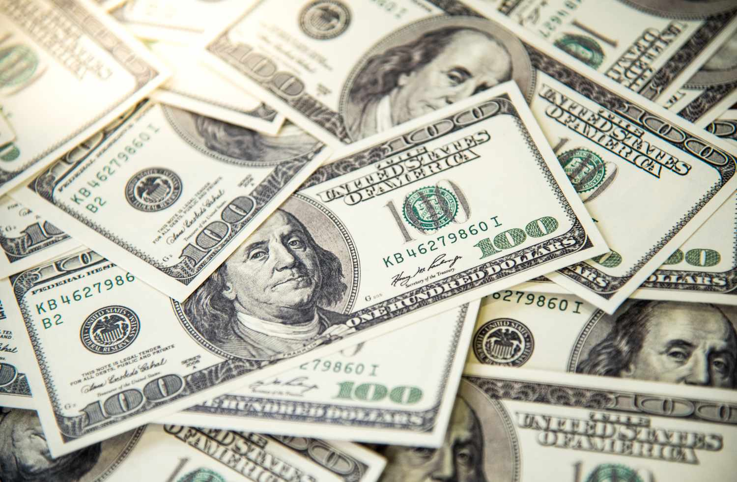 Dominacija američkog dolara u međunarodnim plaćanjima dosegla je rekordnu razinu, prema najnovijim podacima.