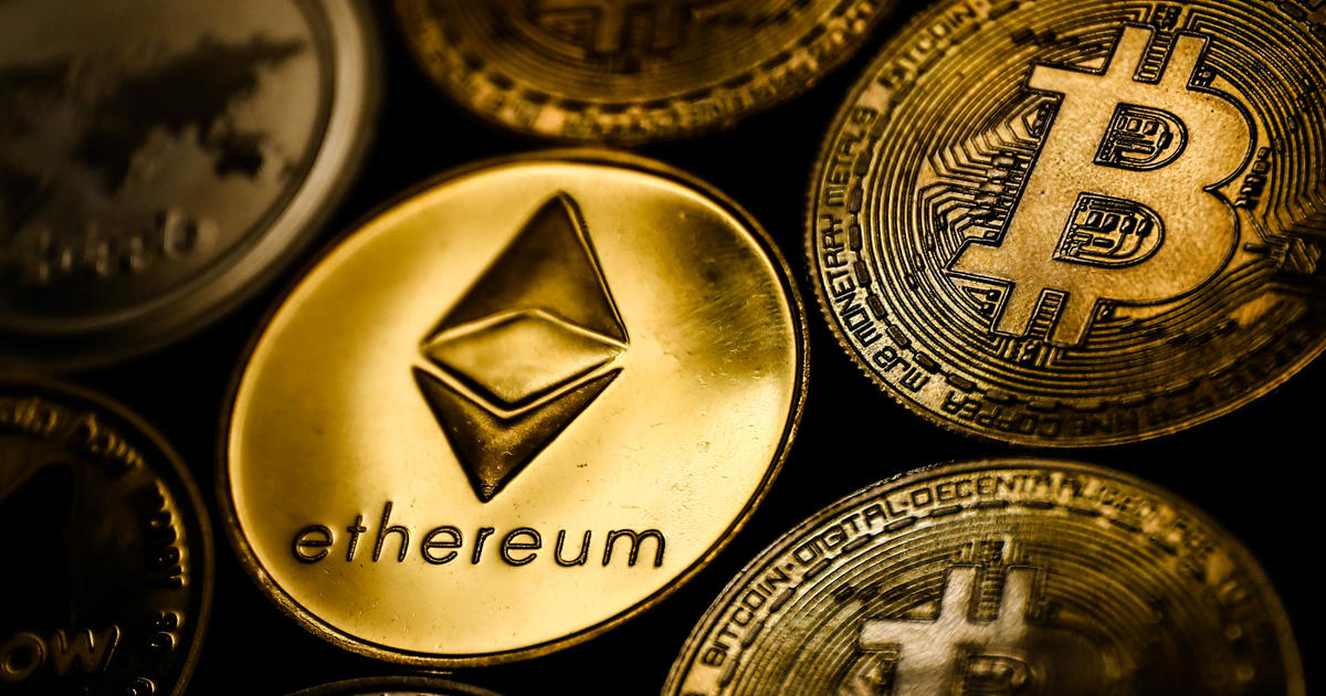 Dionice povezane s digitalnim sredstvima poput MicroStrategyja i Coinbasea doživjele su značajan porast zbog nastavljajućeg optimizma vezanog uz Exchange-Traded Fund (ETF) za Bitcoin.